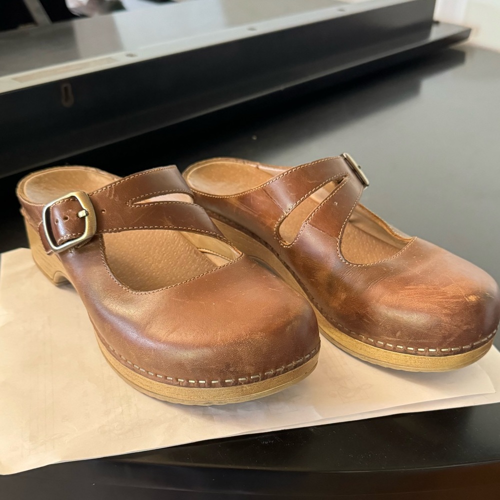 Dansko clogs with strap 38